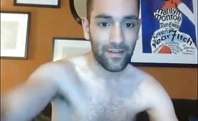 Un maschio gay arrapato si incula in cam